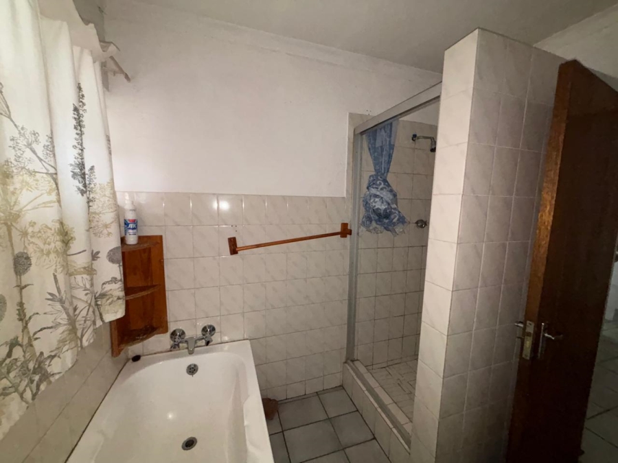 5 Bedroom Property for Sale in Willows Free State